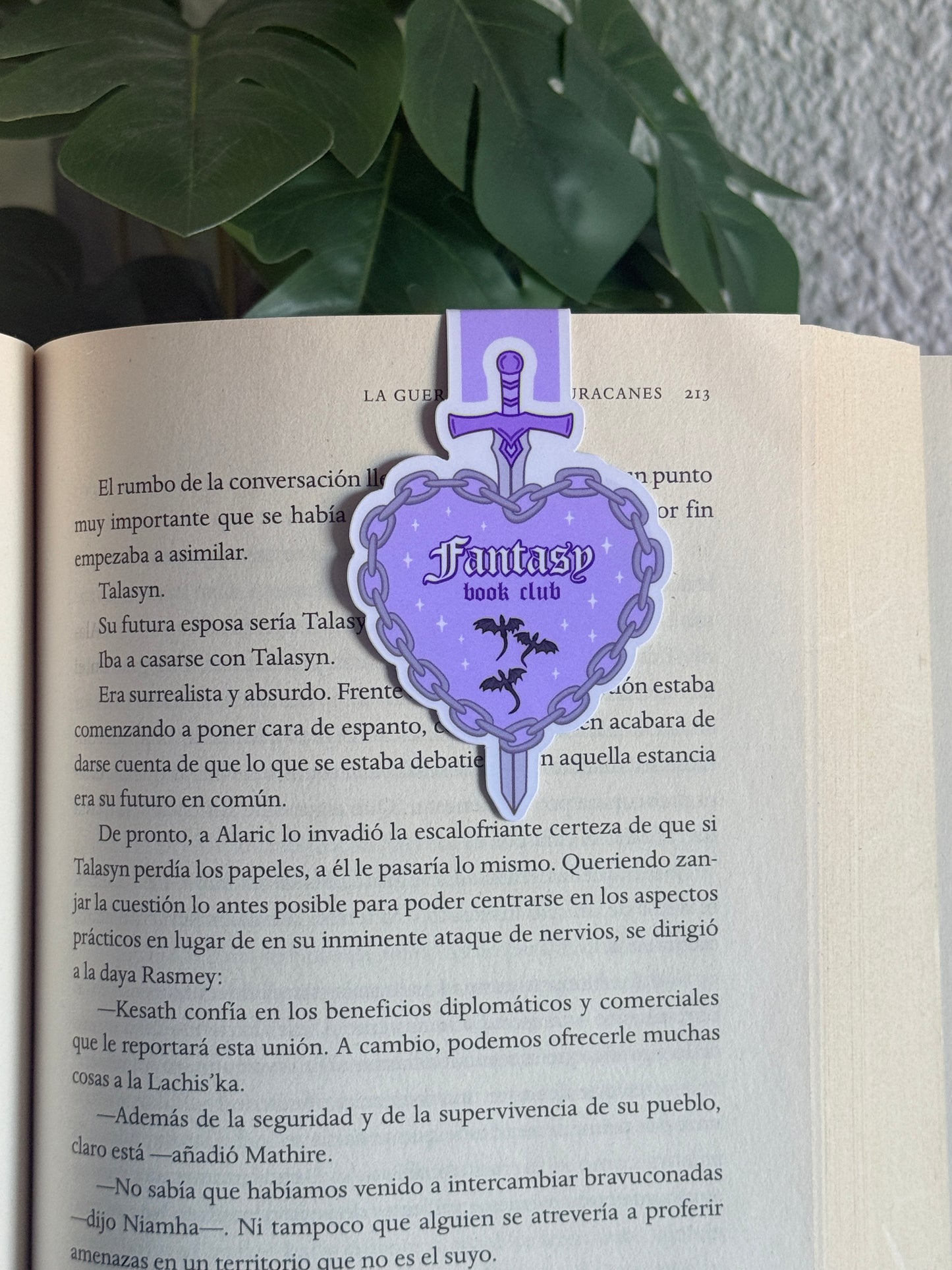 Marcapáginas magnético "Fantasy book club"