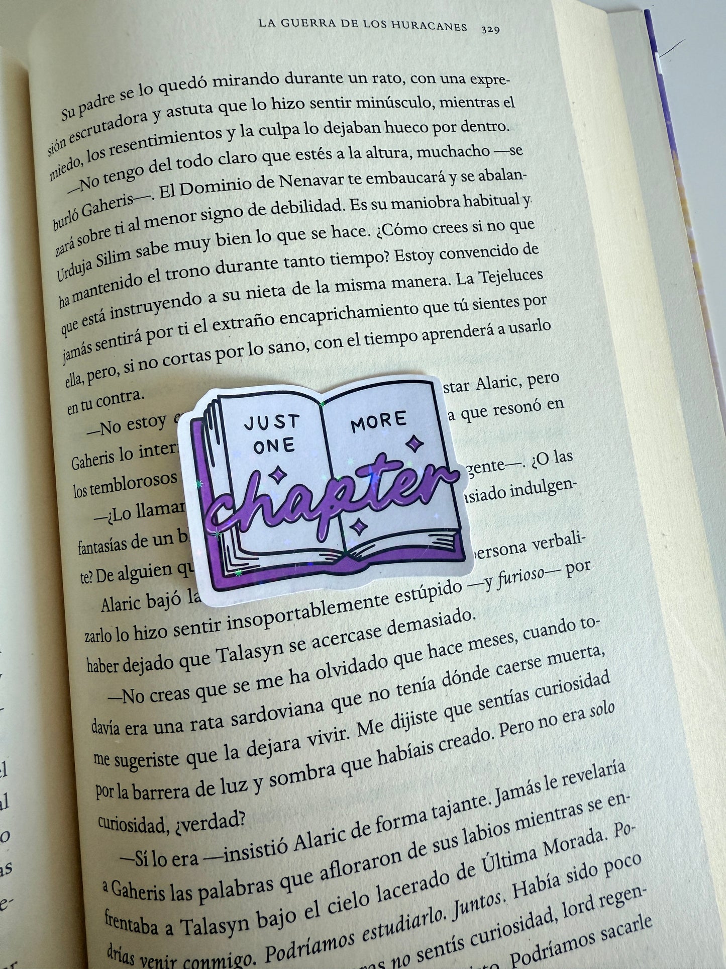 Pegatina holo con brillitos "One more chapter"