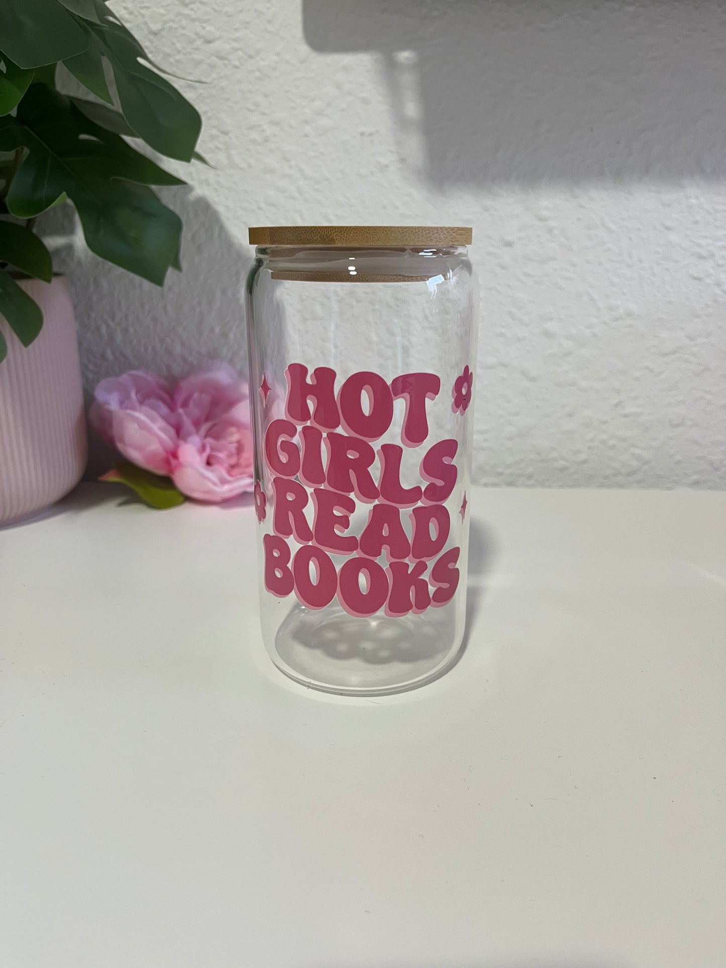 "Hot girls read books" glass
