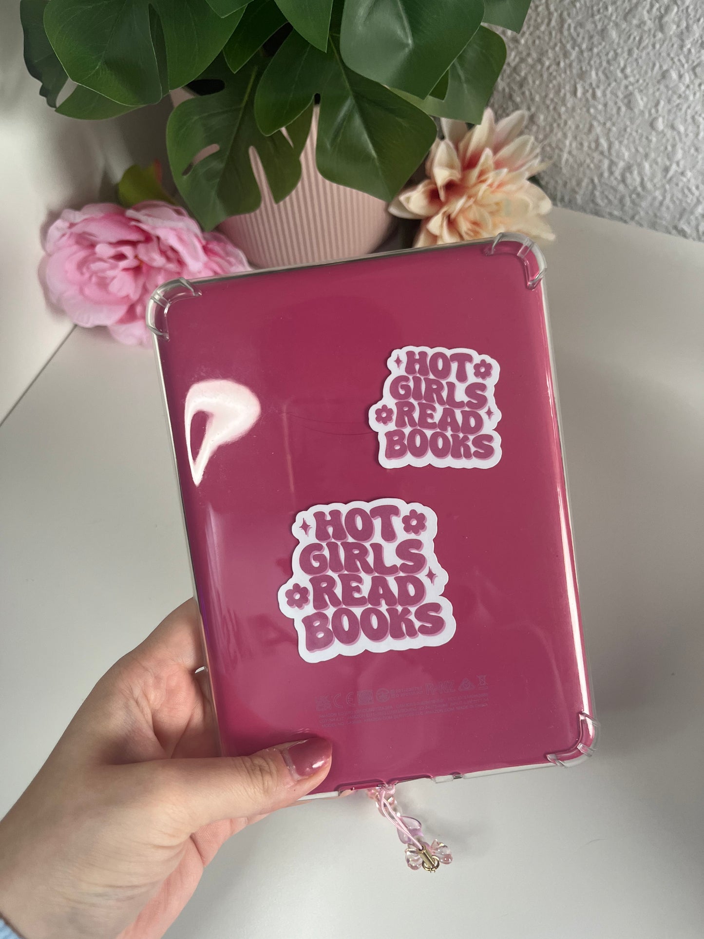 Pegatina "Hot girls read books"